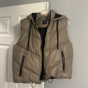 Oversized Zara Crop Leather Vest - NWOT SIZE SMALL